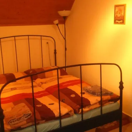 Apartman 777 *